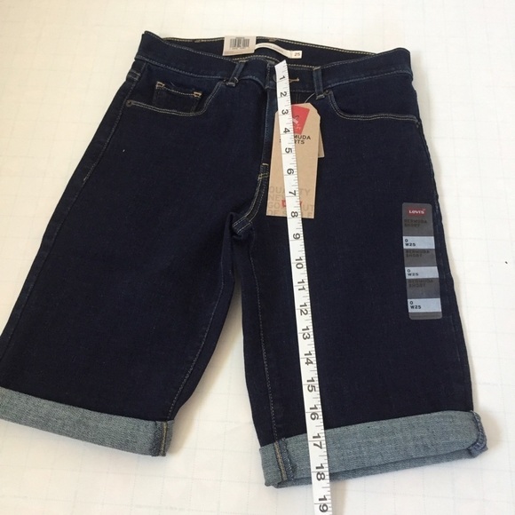 Levi's Mid Rise Denim Bermuda Jean Shorts  0/W25 - Picture 13 of 16